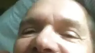 حارس يسجل سرًا مشاهدات حارسات بريطانيات يستمتعن بإباحية صريحة