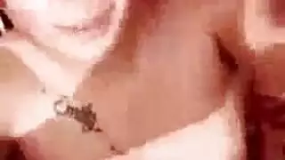 كيتي المراهقة إميلي تتوق للشرج المثير