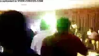 الفحل الأسود يسيطر على تينا كاي في مقطع جنسي مكثف