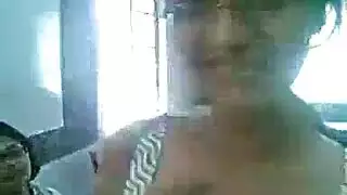 فتيات صغيرات في فريق مزدوج: أكل المهبل يؤدي إلى جنس إكس إكس إكس