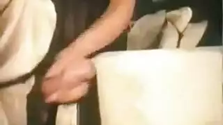 طوق التدلي عجيب