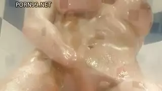 تجيب شهوتها ع ايده