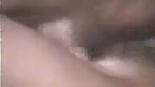 شقراء مقيدة بحزام وتتوسل لممارسة جنس قوي على السرير