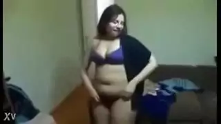 إباحي عربي قاسي: رقص البيكيني يؤدي إلى حركات شرجية ومهبلية ساخنة