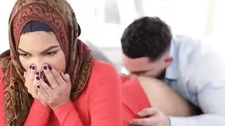 جنس بين أخوة غير أشقاء: فتاة عربية تركب القضيب الكبير لأخيها