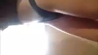 جنس حيواني: مشجع يأخذ عضو حمار قبل الصافرة