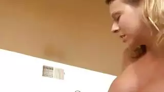 الخال يركب الكس يقذف